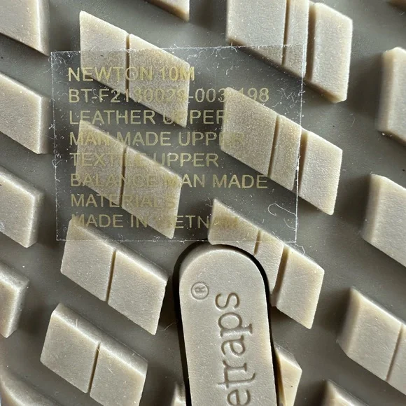 Baretraps, Newton Oxford Sneaker Waterproof Size 10 Men’s - Picture 7 of 9